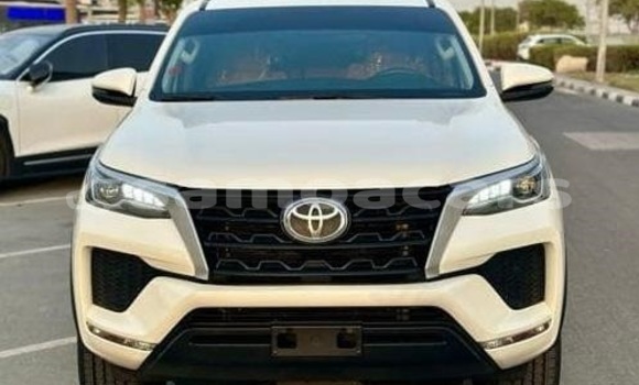 Buy Used Toyota Fortuner White Car in Apia in Tuamasaga