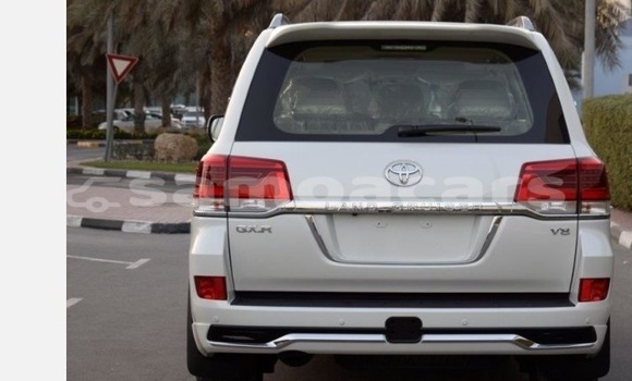 Buy Used Toyota Land Cruiser White Car in Apia in Tuamasaga Buy Used Toyota Land Cruiser White Car in Apia in Tuamasaga