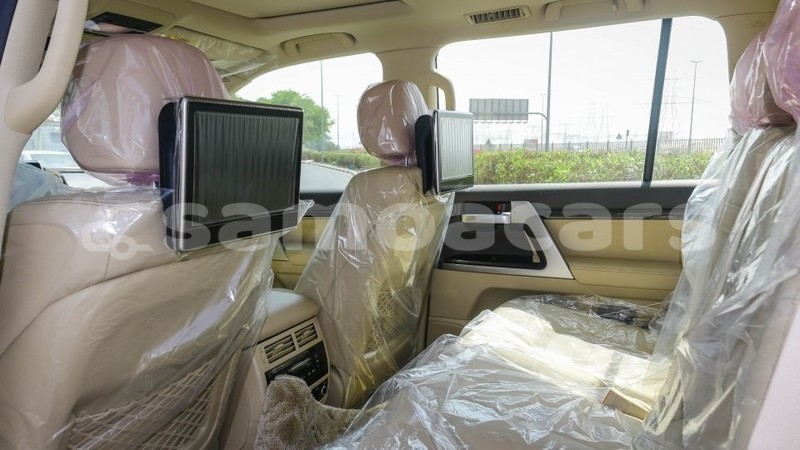 Big with watermark toyota land cruiser tuamasaga apia 5625