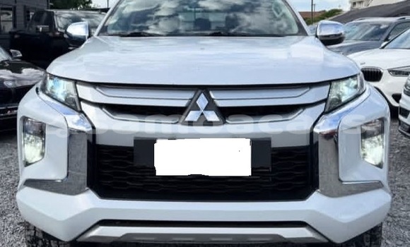 Buy Used Mitsubishi L200 White Car in Apia in Tuamasaga Buy Used Mitsubishi L200 White Car in Apia in Tuamasaga