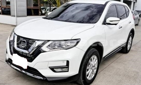 Buy Used Nissan X–Trail White Car in Apia in Tuamasaga