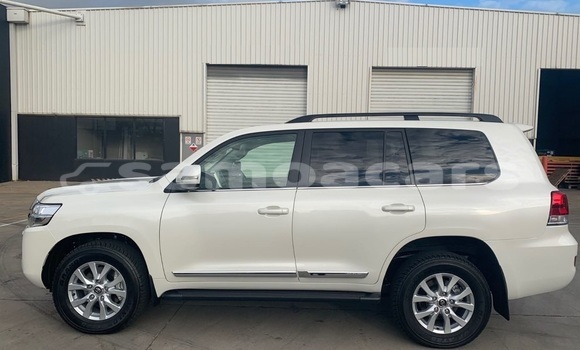Buy Used Toyota Land Cruiser White Car in Apia in Tuamasaga Buy Used Toyota Land Cruiser White Car in Apia in Tuamasaga