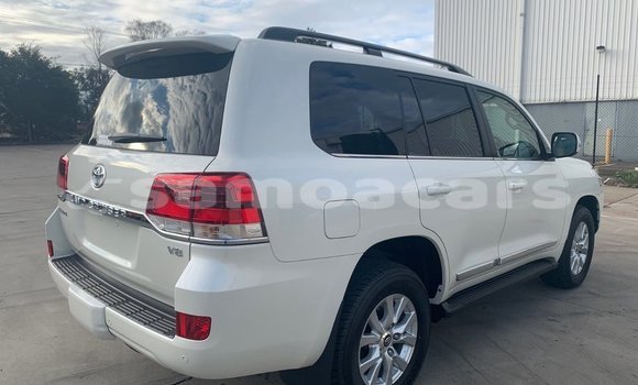 Buy Used Toyota Land Cruiser White Car in Apia in Tuamasaga Buy Used Toyota Land Cruiser White Car in Apia in Tuamasaga