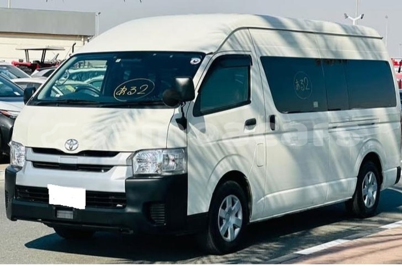 Big with watermark toyota hiace tuamasaga apia 5652