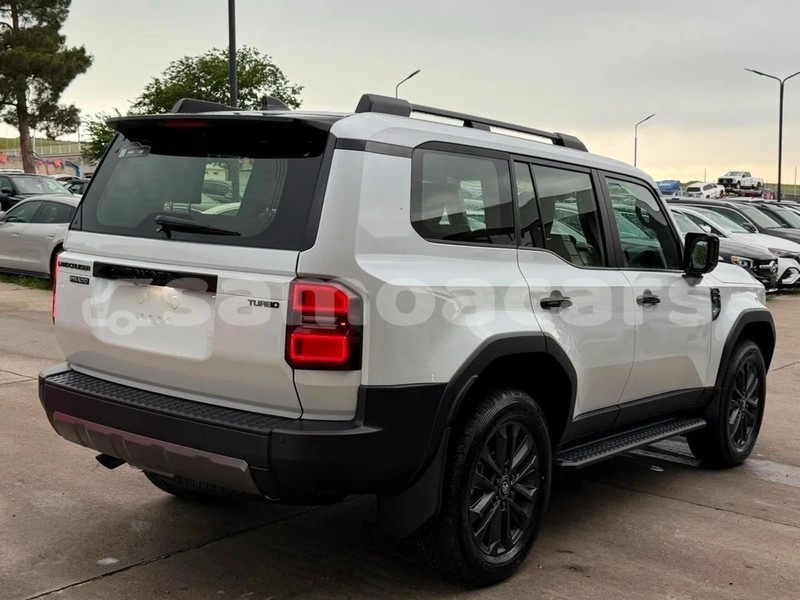 Big with watermark toyota land cruiser prado tuamasaga apia 5656