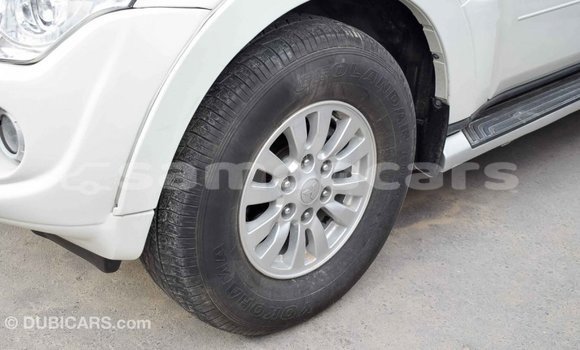 Buy Import Mitsubishi Pajero White Car in Import - Dubai in A'ana Buy Import Mitsubishi Pajero White Car in Import - Dubai in A'ana