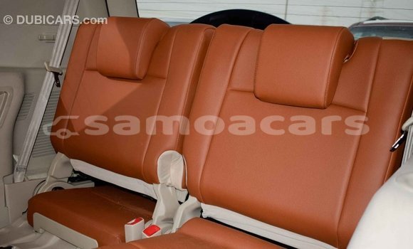 Acheter Import Voiture Toyota Prado Blanc à Import - Dubai, A'ana Acheter Import Voiture Toyota Prado Blanc à Import - Dubai, A'ana