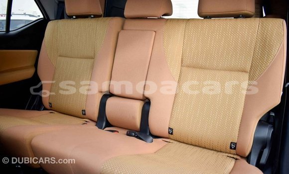 Acheter Import Voiture Toyota Fortuner Blanc à Import - Dubai, A'ana Acheter Import Voiture Toyota Fortuner Blanc à Import - Dubai, A'ana