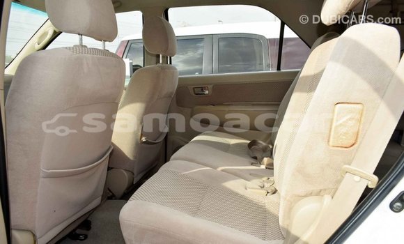 Acheter Import Voiture Toyota Fortuner Blanc à Import - Dubai, A'ana Acheter Import Voiture Toyota Fortuner Blanc à Import - Dubai, A'ana