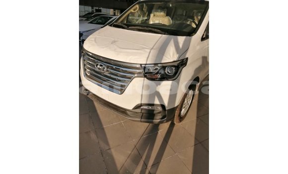 Buy Import Hyundai Accent White Car in Import - Dubai in A'ana Buy Import Hyundai Accent White Car in Import - Dubai in A'ana