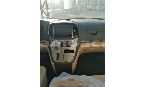 Buy Import Hyundai Accent White Car in Import - Dubai in A'ana Buy Import Hyundai Accent White Car in Import - Dubai in A'ana