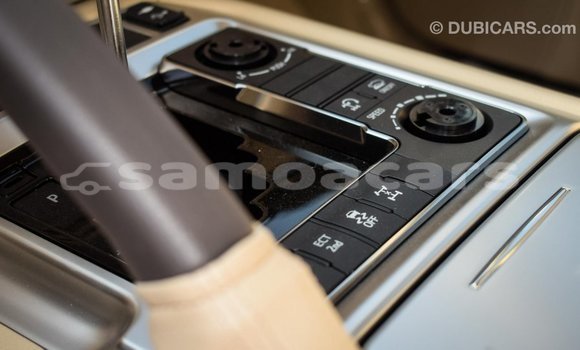 Acheter Import Voiture Toyota Land Cruiser Blanc à Import - Dubai, A'ana Acheter Import Voiture Toyota Land Cruiser Blanc à Import - Dubai, A'ana