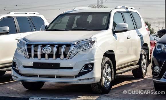Acheter Import Voiture Toyota Prado Blanc à Import - Dubai, A'ana Acheter Import Voiture Toyota Prado Blanc à Import - Dubai, A'ana