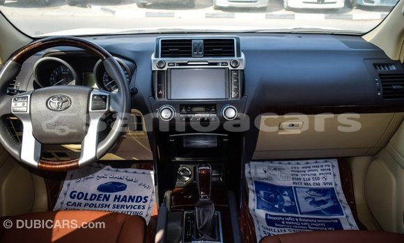 Acheter Import Voiture Toyota Prado Blanc à Import - Dubai, A'ana Acheter Import Voiture Toyota Prado Blanc à Import - Dubai, A'ana