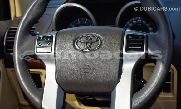Acheter Import Voiture Toyota Prado Blanc à Import - Dubai, A'ana Acheter Import Voiture Toyota Prado Blanc à Import - Dubai, A'ana