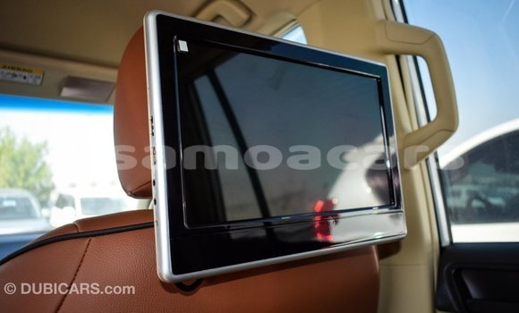 Acheter Import Voiture Toyota Prado Blanc à Import - Dubai, A'ana Acheter Import Voiture Toyota Prado Blanc à Import - Dubai, A'ana