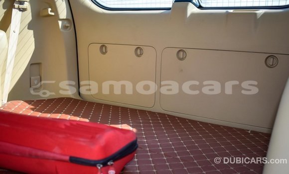 Acheter Import Voiture Toyota Prado Blanc à Import - Dubai, A'ana Acheter Import Voiture Toyota Prado Blanc à Import - Dubai, A'ana