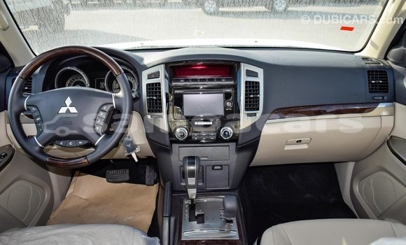 Buy Import Mitsubishi Pajero White Car in Import - Dubai in A'ana Buy Import Mitsubishi Pajero White Car in Import - Dubai in A'ana