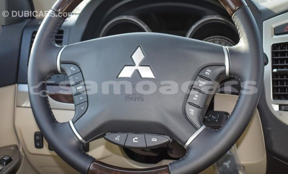 Buy Import Mitsubishi Pajero White Car in Import - Dubai in A'ana Buy Import Mitsubishi Pajero White Car in Import - Dubai in A'ana