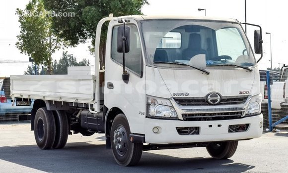 Buy Import Hino 300 Series White Truck in Import - Dubai in A'ana Buy Import Hino 300 Series White Truck in Import - Dubai in A'ana