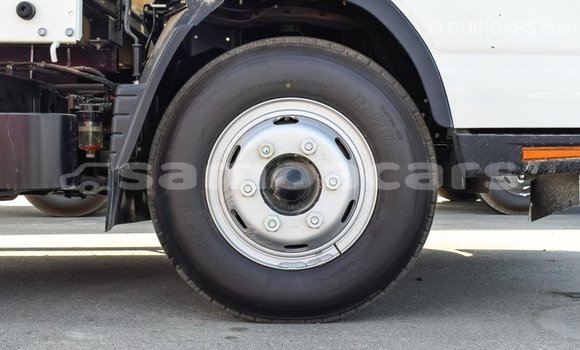 Acheter Import Utilitaire Mitsubishi L400 Blanc à Import - Dubai, A'ana