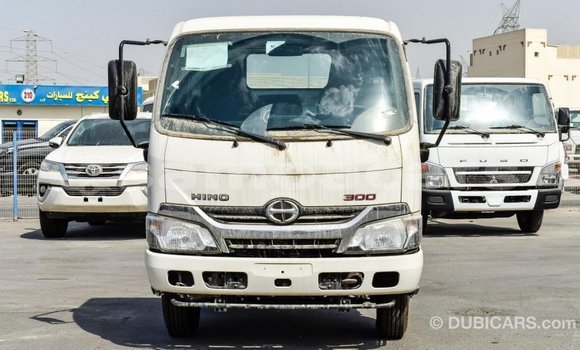 Buy Import Hino 300 Series White Truck in Import - Dubai in A'ana Buy Import Hino 300 Series White Truck in Import - Dubai in A'ana
