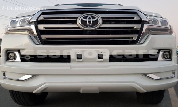 Acheter Import Voiture Toyota Land Cruiser Blanc à Import - Dubai, A'ana Acheter Import Voiture Toyota Land Cruiser Blanc à Import - Dubai, A'ana