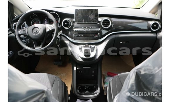 Acheter Import Voiture Mercedes-Benz 250 Noir à Import - Dubai, A'ana Acheter Import Voiture Mercedes-Benz 250 Noir à Import - Dubai, A'ana