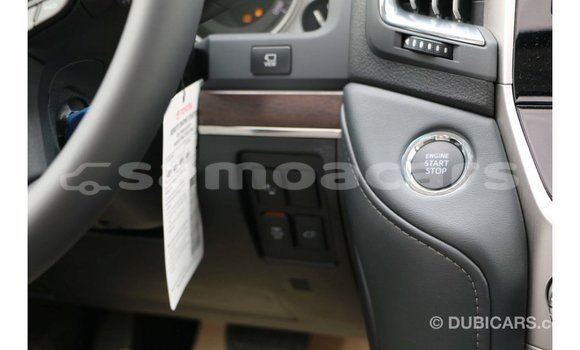 Acheter Import Voiture Toyota Land Cruiser Blanc à Import - Dubai, A'ana Acheter Import Voiture Toyota Land Cruiser Blanc à Import - Dubai, A'ana