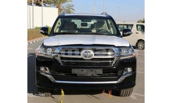 Acheter Import Voiture Toyota Land Cruiser Noir à Import - Dubai, A'ana Acheter Import Voiture Toyota Land Cruiser Noir à Import - Dubai, A'ana