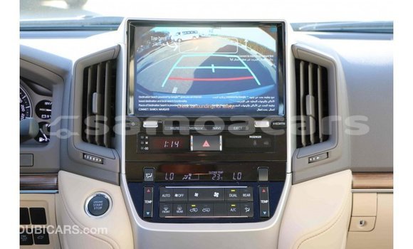 Acheter Import Voiture Toyota Land Cruiser Noir à Import - Dubai, A'ana Acheter Import Voiture Toyota Land Cruiser Noir à Import - Dubai, A'ana