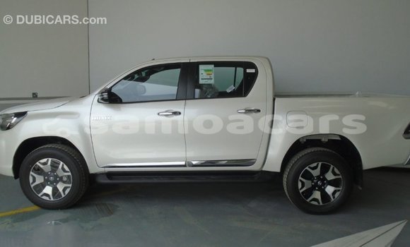 Acheter Import Voiture Toyota Hilux Blanc à Import - Dubai, A'ana Acheter Import Voiture Toyota Hilux Blanc à Import - Dubai, A'ana