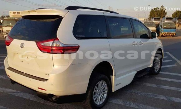 Acheter Import Voiture Toyota Sienna Blanc à Import - Dubai, A'ana Acheter Import Voiture Toyota Sienna Blanc à Import - Dubai, A'ana