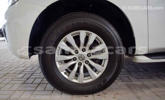 Acheter Import Voiture Nissan Patrol Blanc à Import - Dubai, A'ana Acheter Import Voiture Nissan Patrol Blanc à Import - Dubai, A'ana