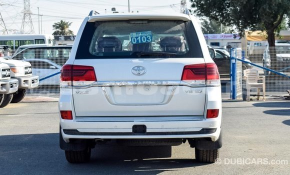 Buy Import Toyota Land Cruiser White Car in Import - Dubai in A'ana Buy Import Toyota Land Cruiser White Car in Import - Dubai in A'ana