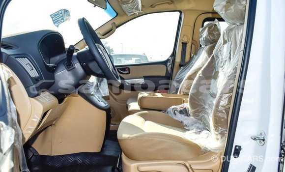 Buy Import Hyundai Accent White Car in Import - Dubai in A'ana Buy Import Hyundai Accent White Car in Import - Dubai in A'ana