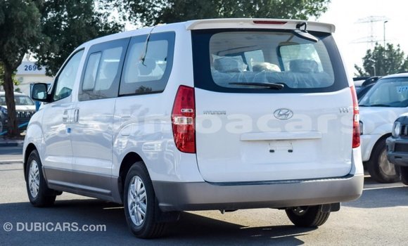 Buy Import Hyundai Accent White Car in Import - Dubai in A'ana Buy Import Hyundai Accent White Car in Import - Dubai in A'ana