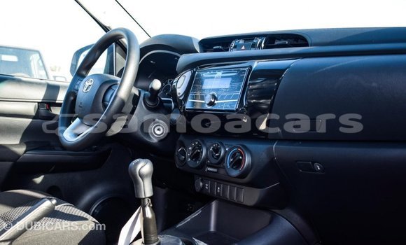 Buy Import Toyota Hilux White Car in Import - Dubai in A'ana Buy Import Toyota Hilux White Car in Import - Dubai in A'ana