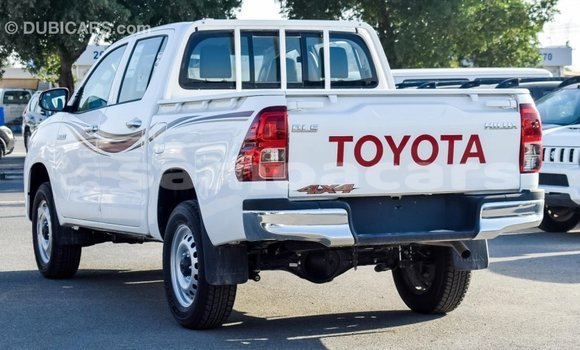 Buy Import Toyota Hilux White Car in Import - Dubai in A'ana Buy Import Toyota Hilux White Car in Import - Dubai in A'ana