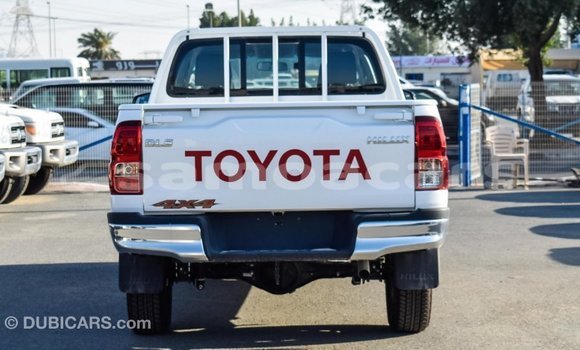 Buy Import Toyota Hilux White Car in Import - Dubai in A'ana Buy Import Toyota Hilux White Car in Import - Dubai in A'ana