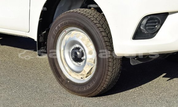 Buy Import Toyota Hilux White Car in Import - Dubai in A'ana Buy Import Toyota Hilux White Car in Import - Dubai in A'ana
