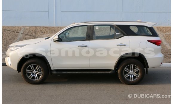 Acheter Import Voiture Toyota Fortuner Noir à Import - Dubai, A'ana Acheter Import Voiture Toyota Fortuner Noir à Import - Dubai, A'ana