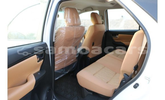 Acheter Import Voiture Toyota Fortuner Noir à Import - Dubai, A'ana Acheter Import Voiture Toyota Fortuner Noir à Import - Dubai, A'ana