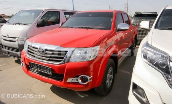 Acheter Import Voiture Toyota Hilux Rouge à Import - Dubai, A'ana Acheter Import Voiture Toyota Hilux Rouge à Import - Dubai, A'ana