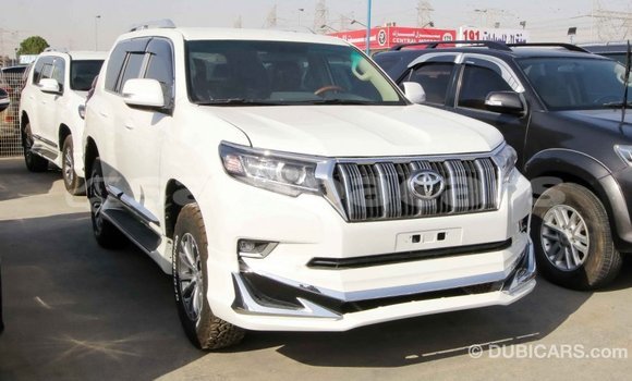 Acheter Import Voiture Toyota Prado Blanc à Import - Dubai, A'ana Acheter Import Voiture Toyota Prado Blanc à Import - Dubai, A'ana