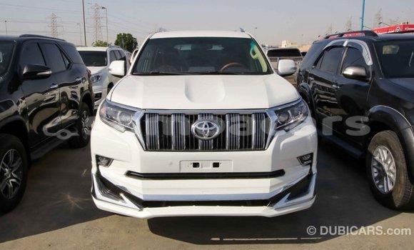 Acheter Import Voiture Toyota Prado Blanc à Import - Dubai, A'ana Acheter Import Voiture Toyota Prado Blanc à Import - Dubai, A'ana