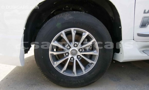 Buy Import Toyota Prado White Car in Import - Dubai in A'ana Buy Import Toyota Prado White Car in Import - Dubai in A'ana