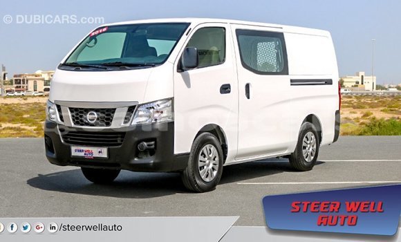 Acheter Import Voiture Nissan Urvan Blanc à Import - Dubai, A'ana Acheter Import Voiture Nissan Urvan Blanc à Import - Dubai, A'ana