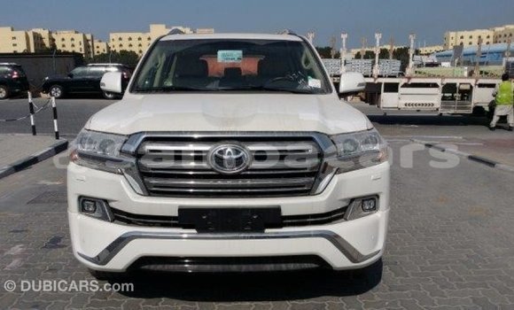 Buy Import Toyota Land Cruiser White Car in Import - Dubai in A'ana Buy Import Toyota Land Cruiser White Car in Import - Dubai in A'ana