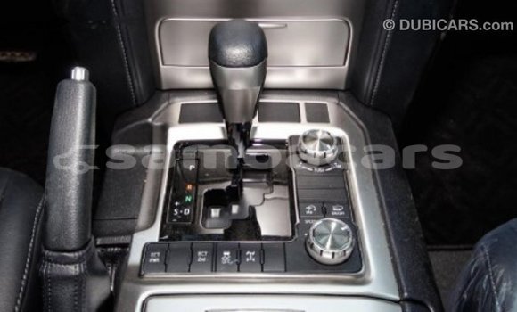 Buy Import Toyota Land Cruiser White Car in Import - Dubai in A'ana Buy Import Toyota Land Cruiser White Car in Import - Dubai in A'ana